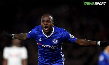 Victor Moses Kawal Chelsea Pimpin Klasemen Liga Primer Inggris