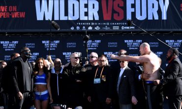 Bob Arum Perbarui Status Duel Trilogi Tyson Fury vs Deontay Wilder