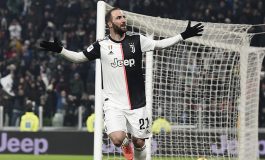 Bukan Kabur, Gonzalo Higuain Pulang ke Argentina untuk Temani Sang Ibu yang Sakit Keras