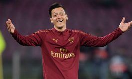 Mesut Ozil Tidak Mau Gajinya Dipotong Arsenal