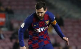 Aguero Yakin Messi Akan Bertahan di Barcelona