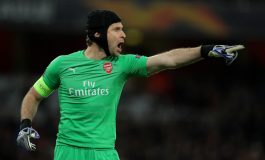 Pensiun dari Sepak Bola, Petr Cech Fokus Jadi Drumer Band