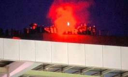 Oknum Suporter Porto Nekat Panjat Atap Stadion Demi Saksikan Pertandingan