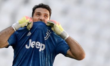 Gianluigi Buffon Diyakini Bisa Menjadi Pelatih Juventus, Sepakat?