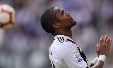 Ditendang Juventus, Man City Siap Tampung Douglas Costa