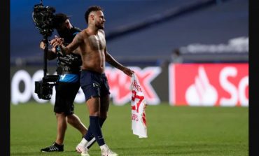 Gawat PSG! Neymar Terancam Absen di Final Liga Champions karena Tukar Jersey