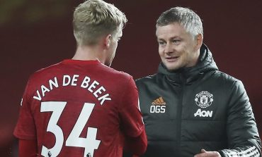 Tak Perlu Malu Dicadangkan, Van de Beek Dipercaya Masih Bisa Sukses di MU