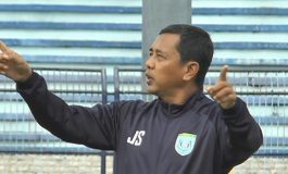 Jafri Sastra Resmi Latih Persela Lamongan