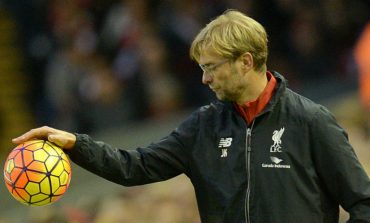 Lini Belakang Rapuh, Juergen Klopp Anggap Bukan Masalah